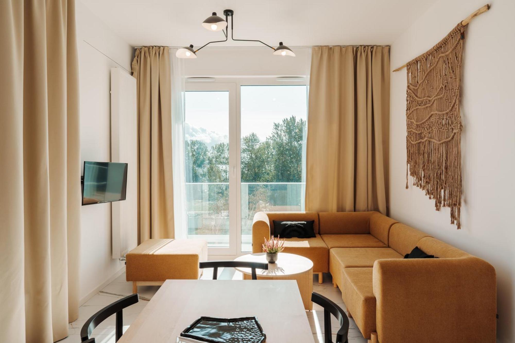 ميلنو Hotel Arche Fabryka Samolotow W Mielnie المظهر الخارجي الصورة