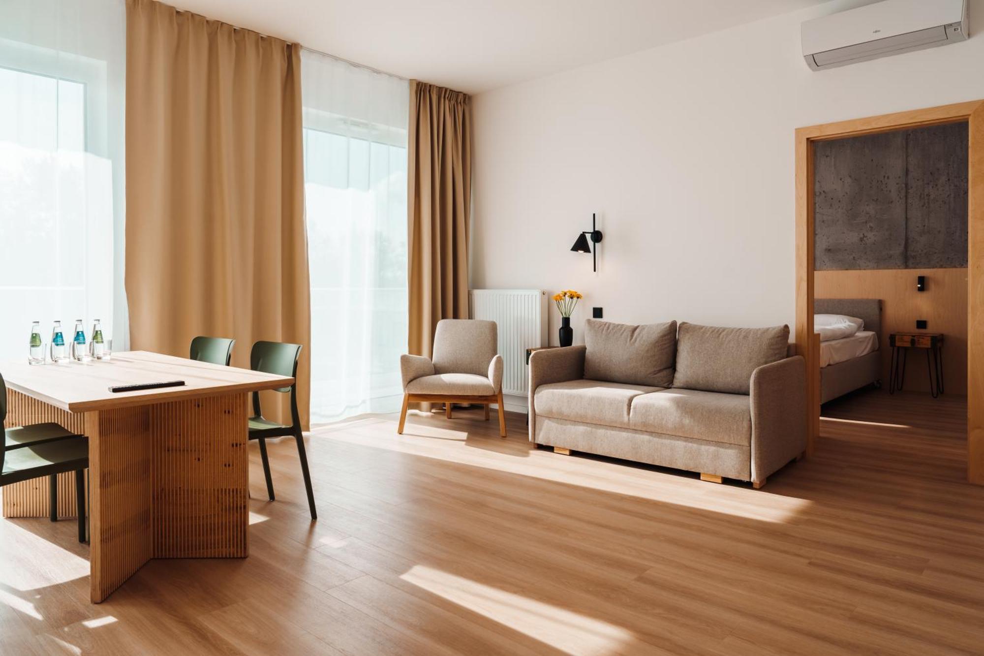 ميلنو Hotel Arche Fabryka Samolotow W Mielnie المظهر الخارجي الصورة